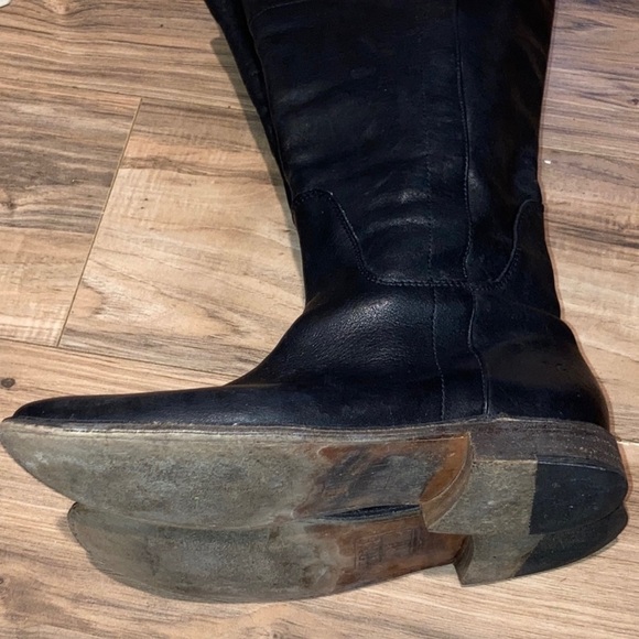 Free People x FRYE Paige Tall Riding Boot Black Burnished Full Grain 9.5 - Picture 3 of 4